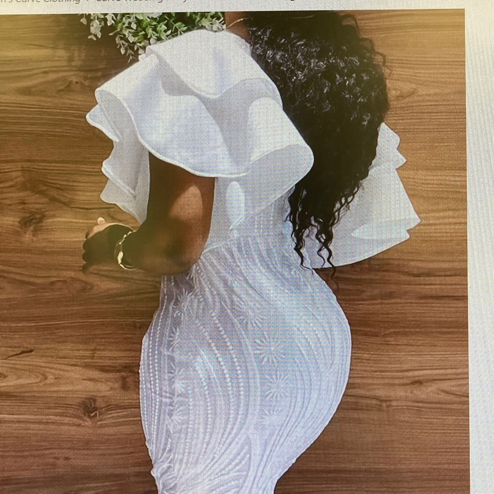 Women’s white dress perfect for special occasions or parties brand new
